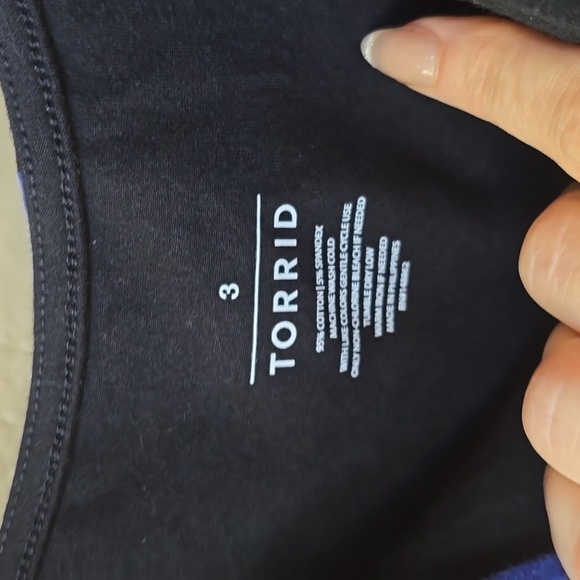 Torrid foxy blue floral wide strap tank 3x new - Picture 4 of 6